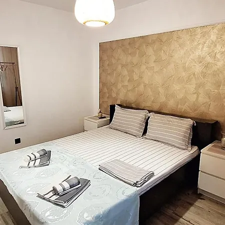 Apartment Cezar Faleza-nord Constanta-plaja Reyna *