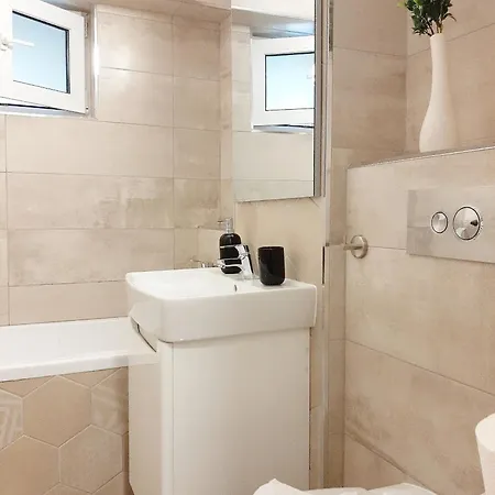 Apartment Cezar Faleza-nord Constanta-plaja Reyna