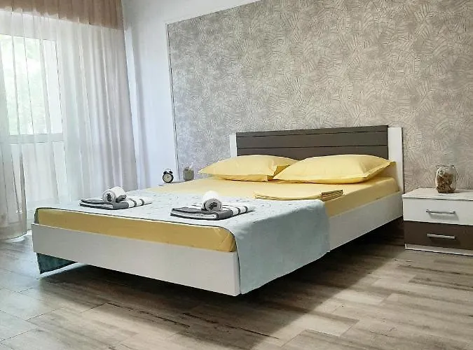 Cezar Faleza-nord Constanta-plaja Reyna *