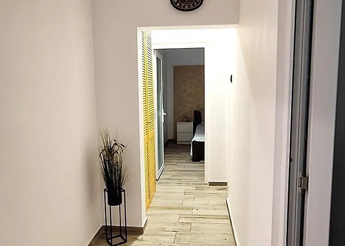 Cezar Faleza-nord Constanta-plaja Reyna *