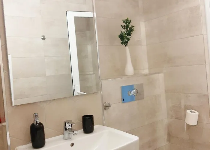 Cezar Faleza-nord Constanta-plaja Reyna